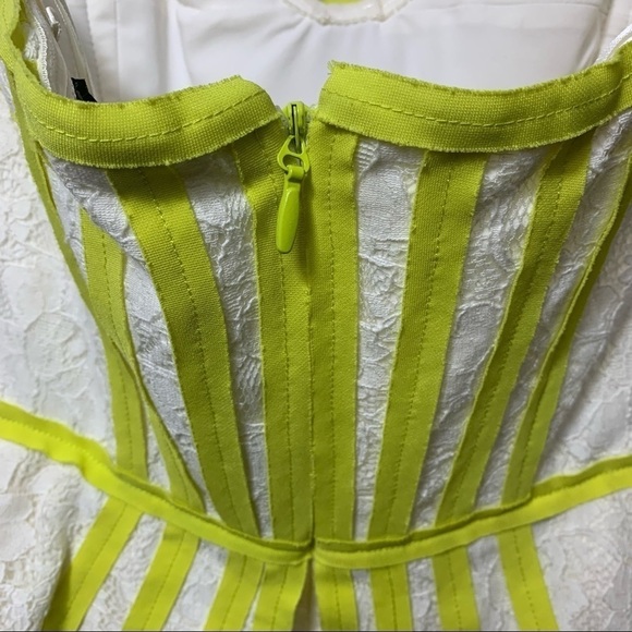 Nwt Bcbgmaxazria Off White Kellyn French Lace Peplum Cocktail Dress - Picture 6 of 7